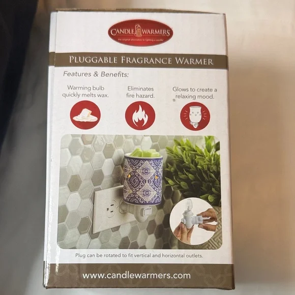 Pluggable Fragrance Warmer - Blue Pattern wax not included. - Picture 5 of 5